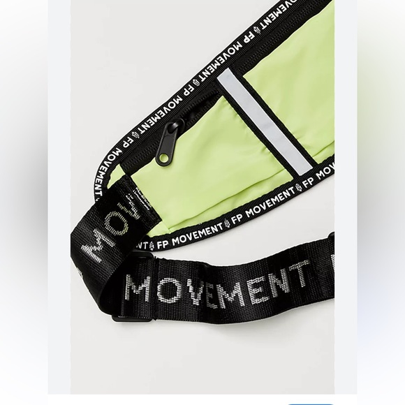 FP MOVEMENT RUNNER BAG NWT - Picture 1 of 1